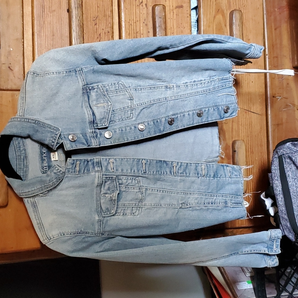 Demin jacket with lace detail